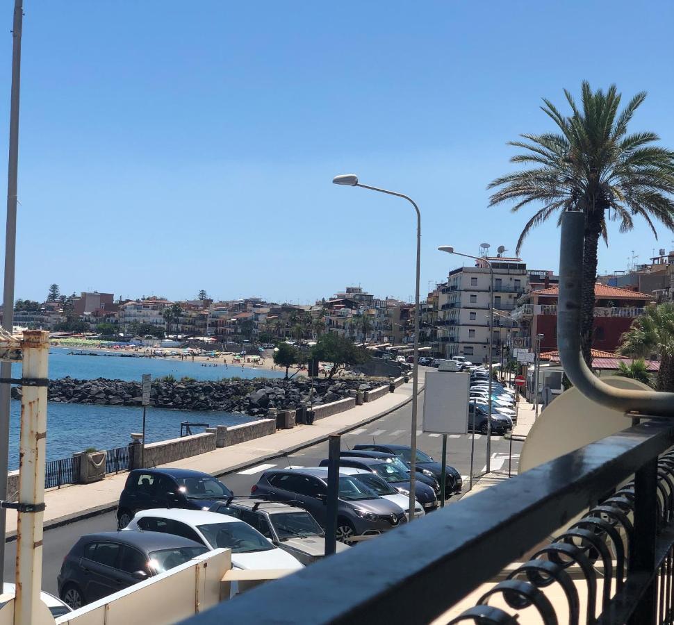 Appartamento Vacanzenaxos - Casa Frontemare Giardini Naxos Esterno foto