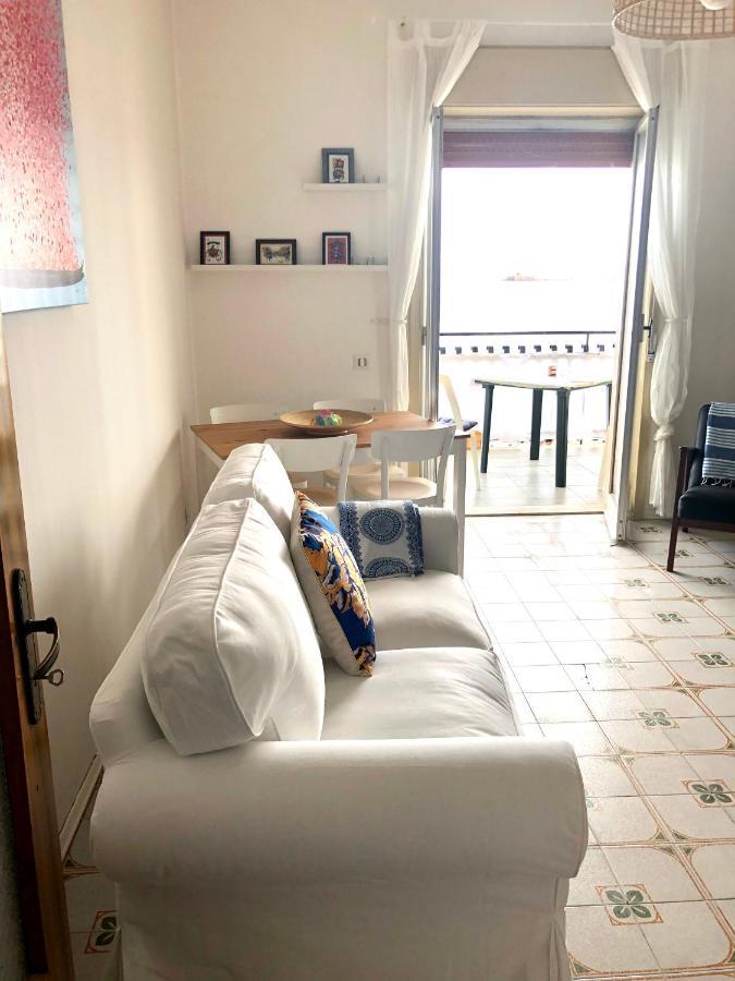 Appartamento Vacanzenaxos - Casa Frontemare Giardini Naxos Esterno foto