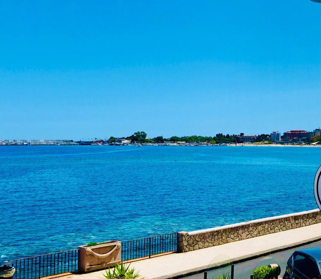 Appartamento Vacanzenaxos - Casa Frontemare Giardini Naxos Esterno foto