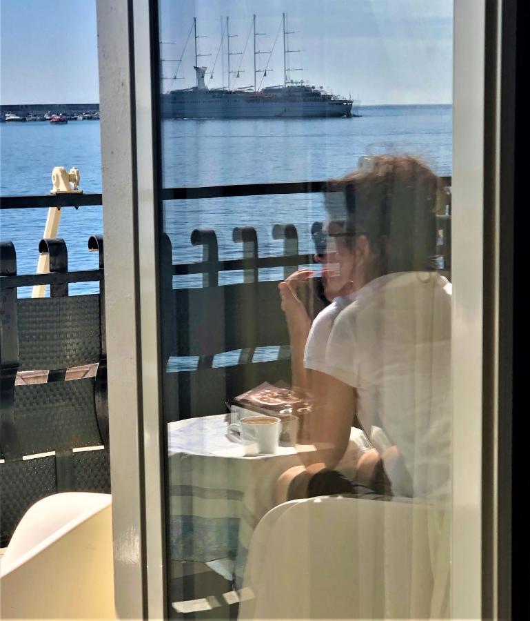 Appartamento Vacanzenaxos - Casa Frontemare Giardini Naxos Esterno foto