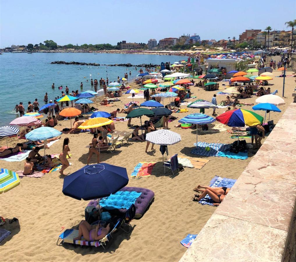 Appartamento Vacanzenaxos - Casa Frontemare Giardini Naxos Esterno foto